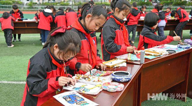 把履职答卷写进居民心中