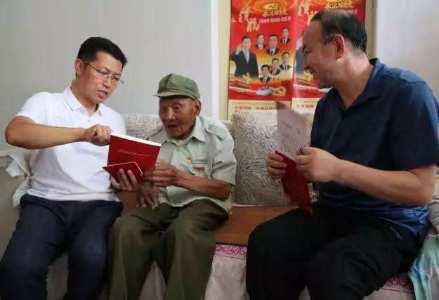 画线接蓝色球