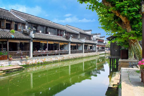 东材科技：公司实控人一致行动人高金富恒拟