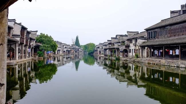逃离洁白的宾馆